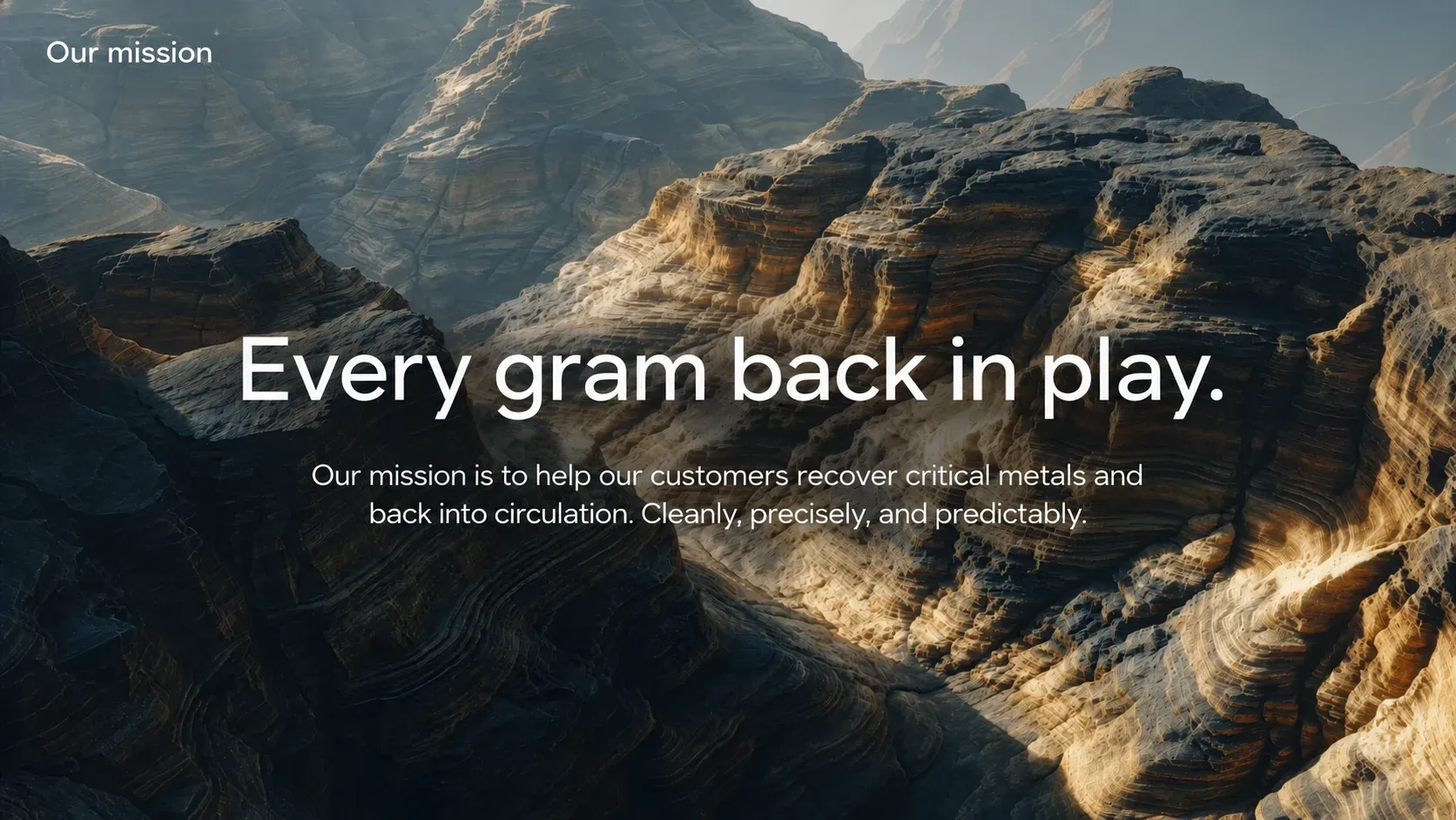 Missiodia: Every gram back in play. kerroksellisten kalliomuodostelmien päällä.