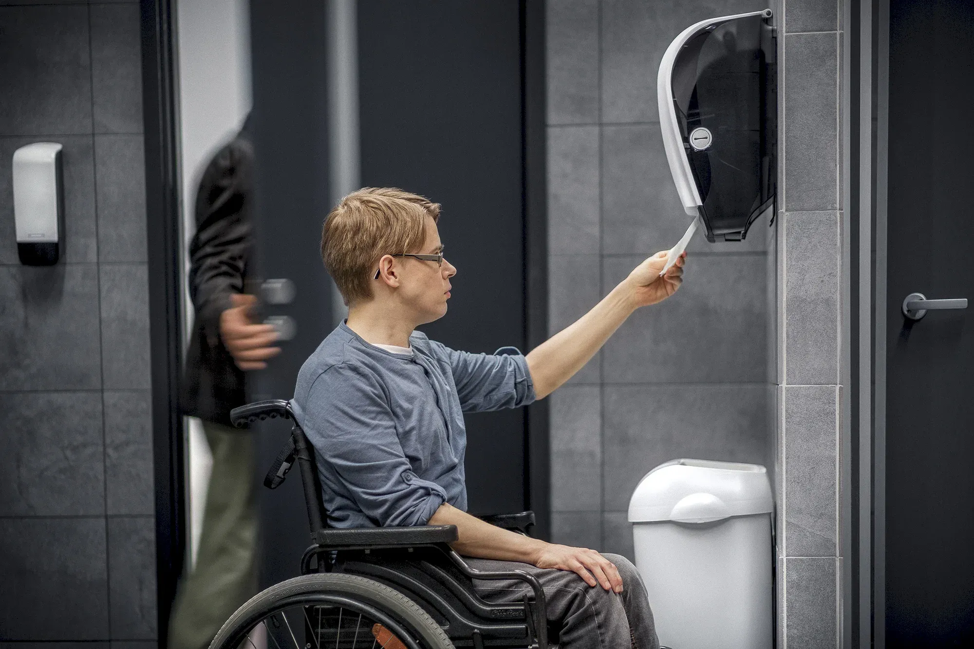 The new dispenser, designed so anyone can use it.